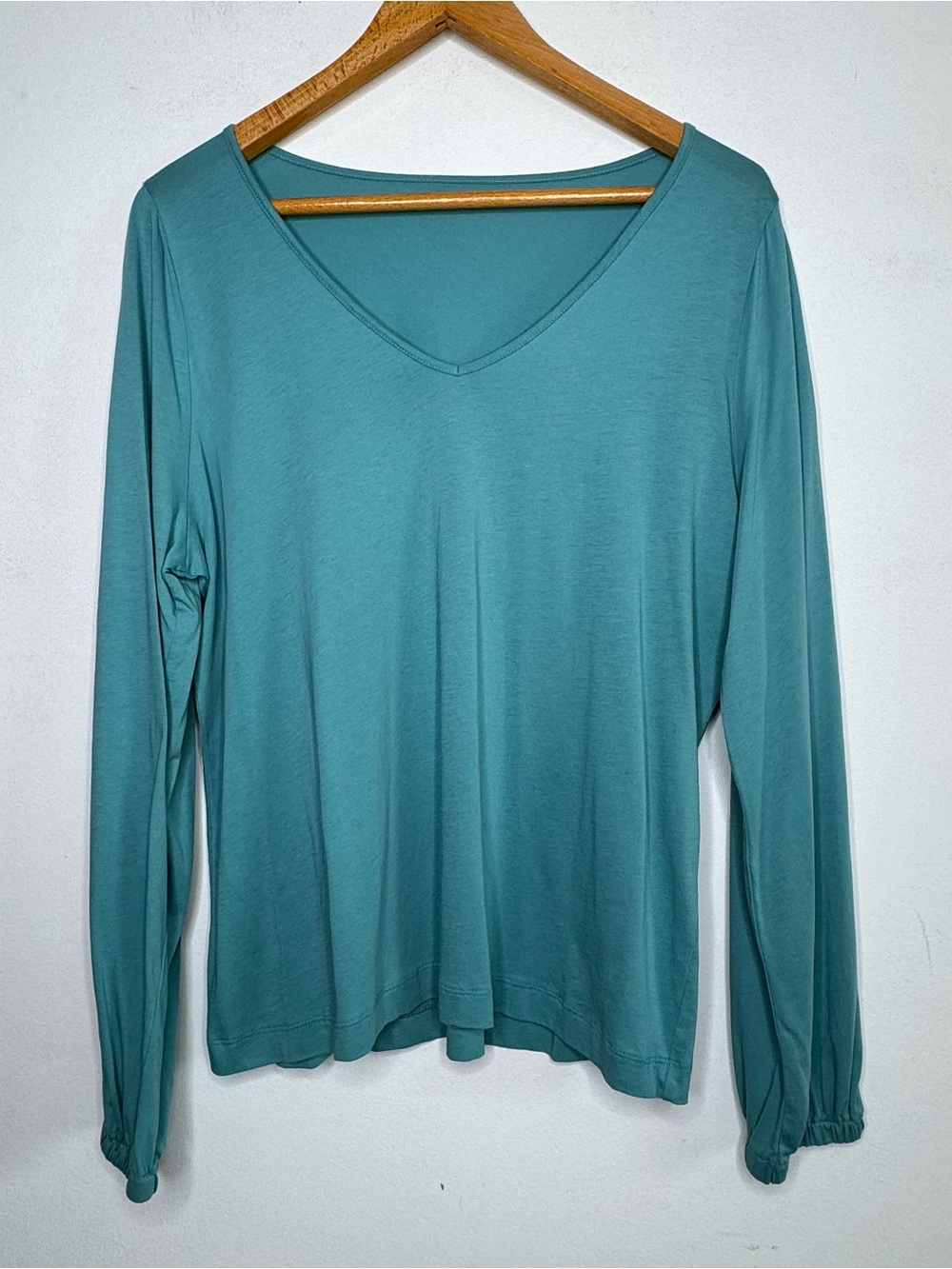 Loft Long Sleeve V-Neck Top - Size XL
